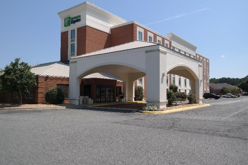 Holiday Inn Express Fredericksburg - Southpoint, An Ihg Hotel Ngoại thất bức ảnh