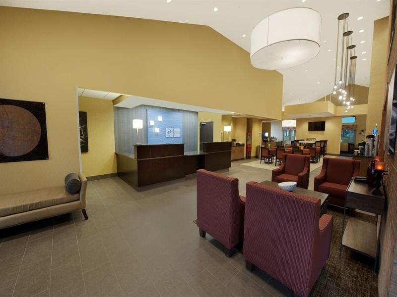 Holiday Inn Express Fredericksburg - Southpoint By Ihg Ngoại thất bức ảnh