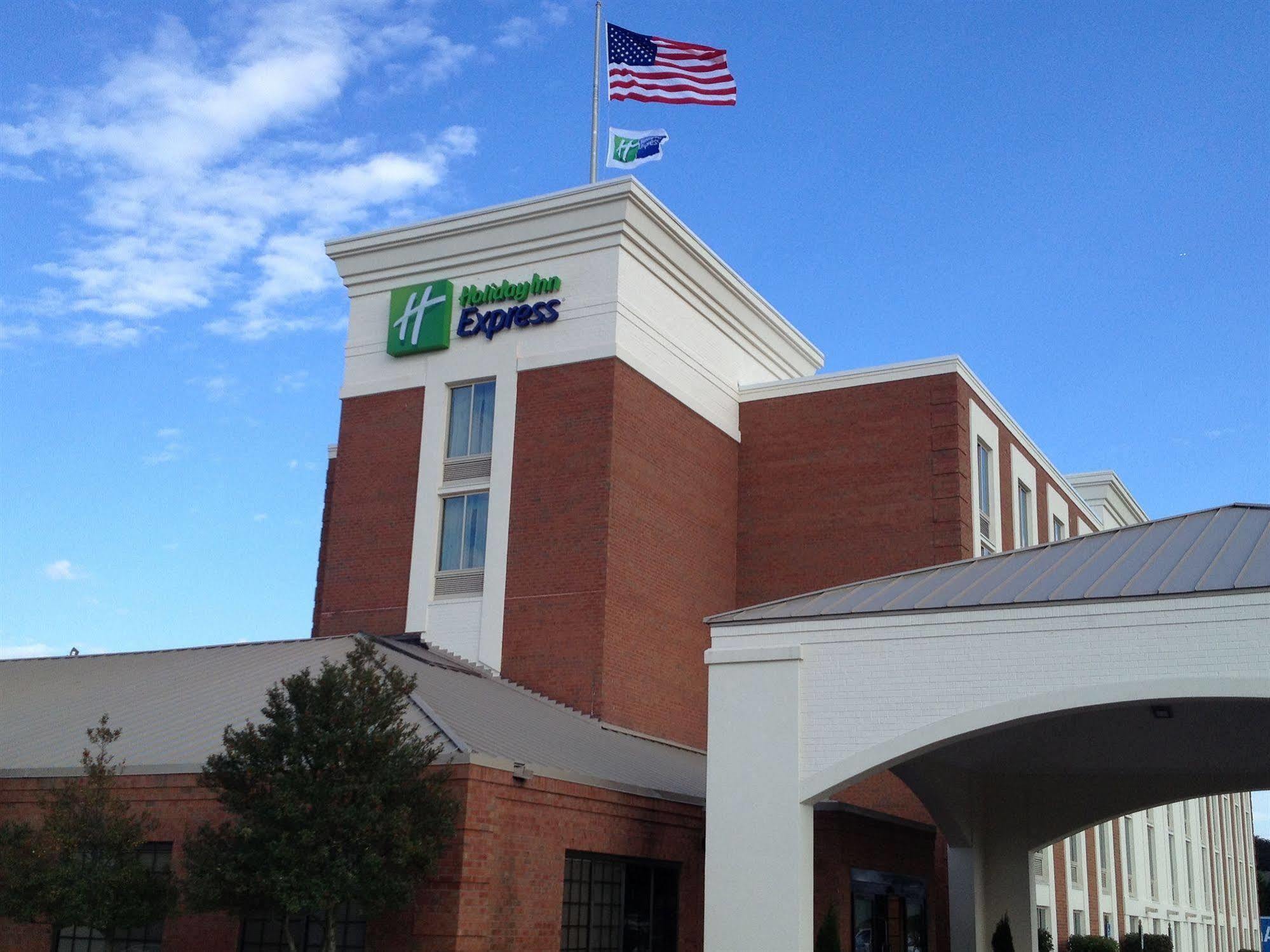 Holiday Inn Express Fredericksburg - Southpoint By Ihg Ngoại thất bức ảnh