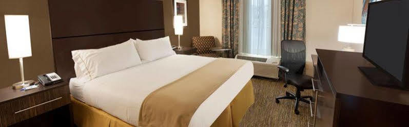 Holiday Inn Express Fredericksburg - Southpoint By Ihg Ngoại thất bức ảnh